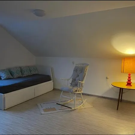 Lägenhet Gruene Oase Stadtnah Mit Balkon *