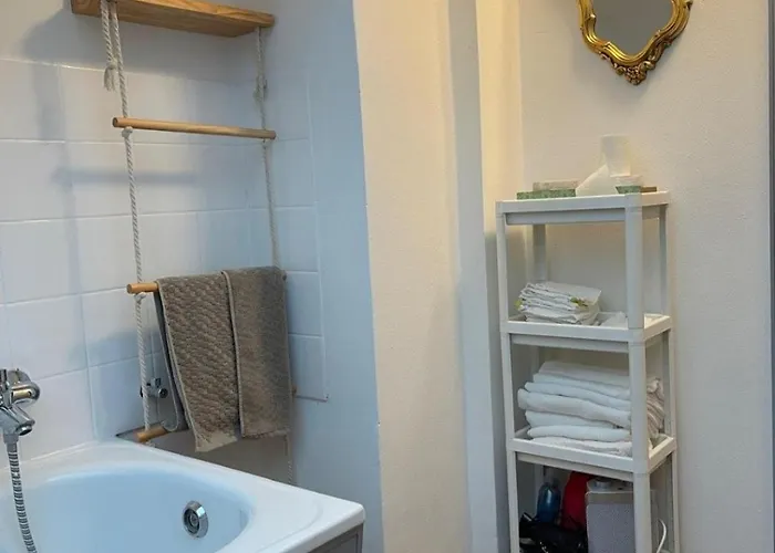 Apartament Gruene Oase Stadtnah Mit Balkon *